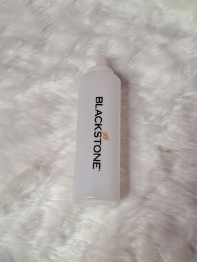 Blackstone Frosted White Oil Plastic Squeeze Bottle with Gold Logo